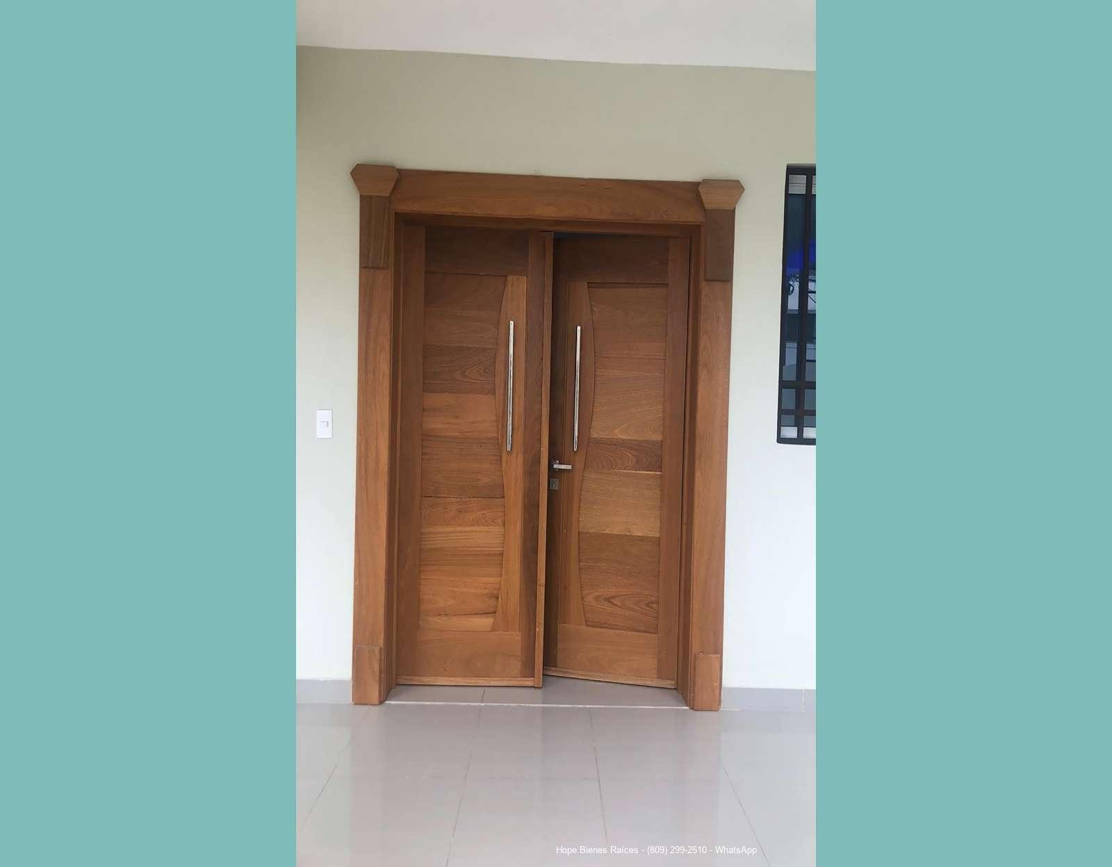 2-Puerta principal