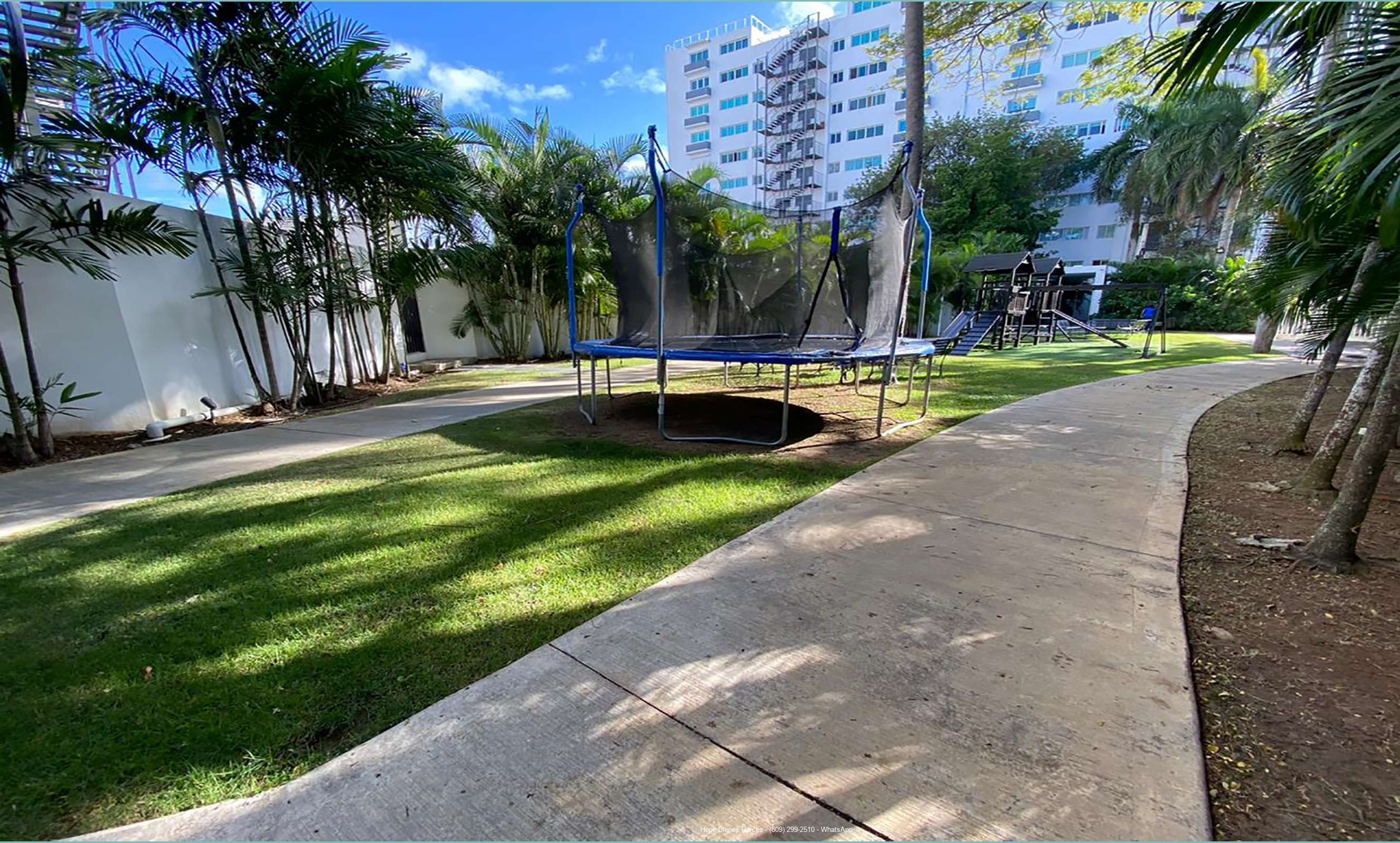 Área de caminata e infantil