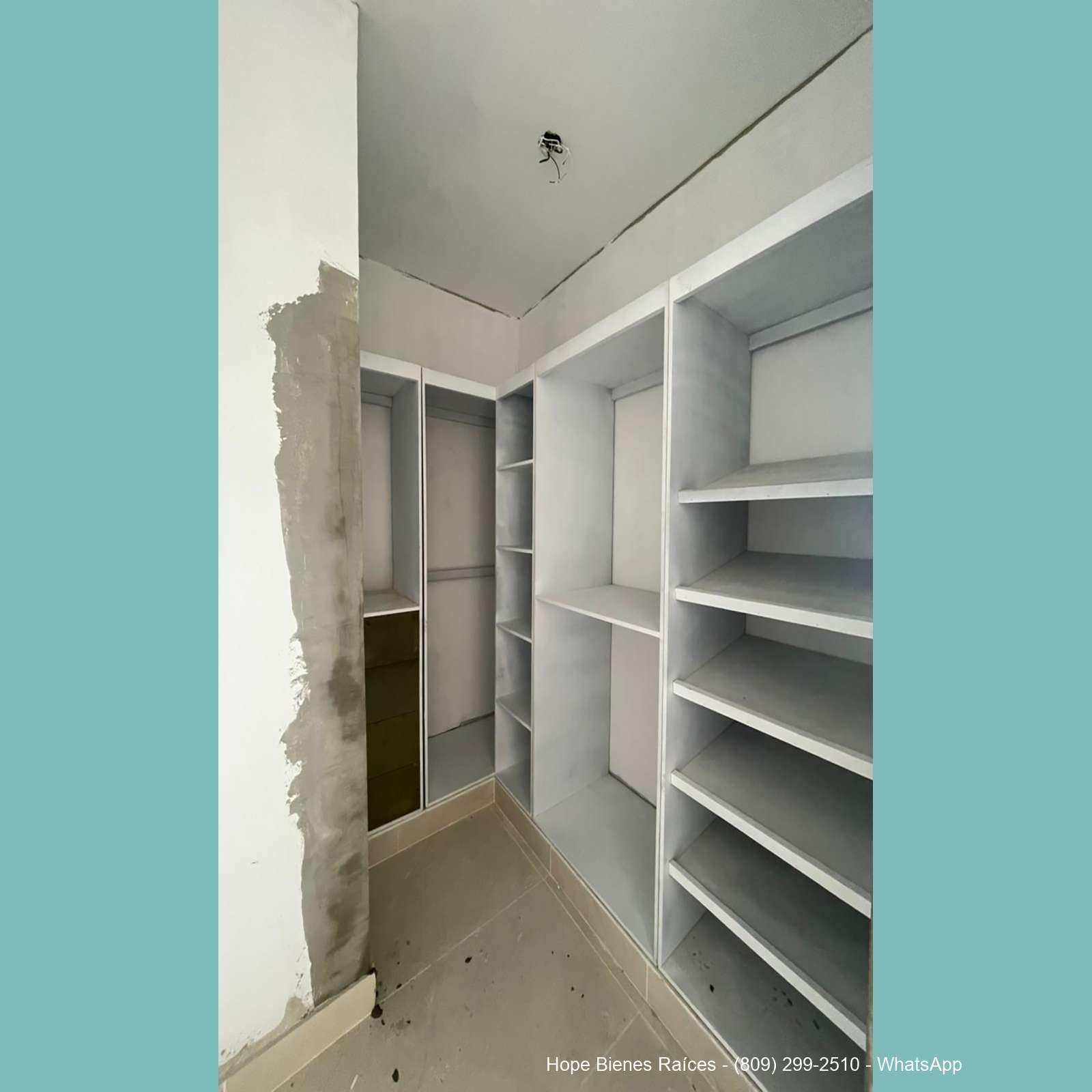 Walk in closet