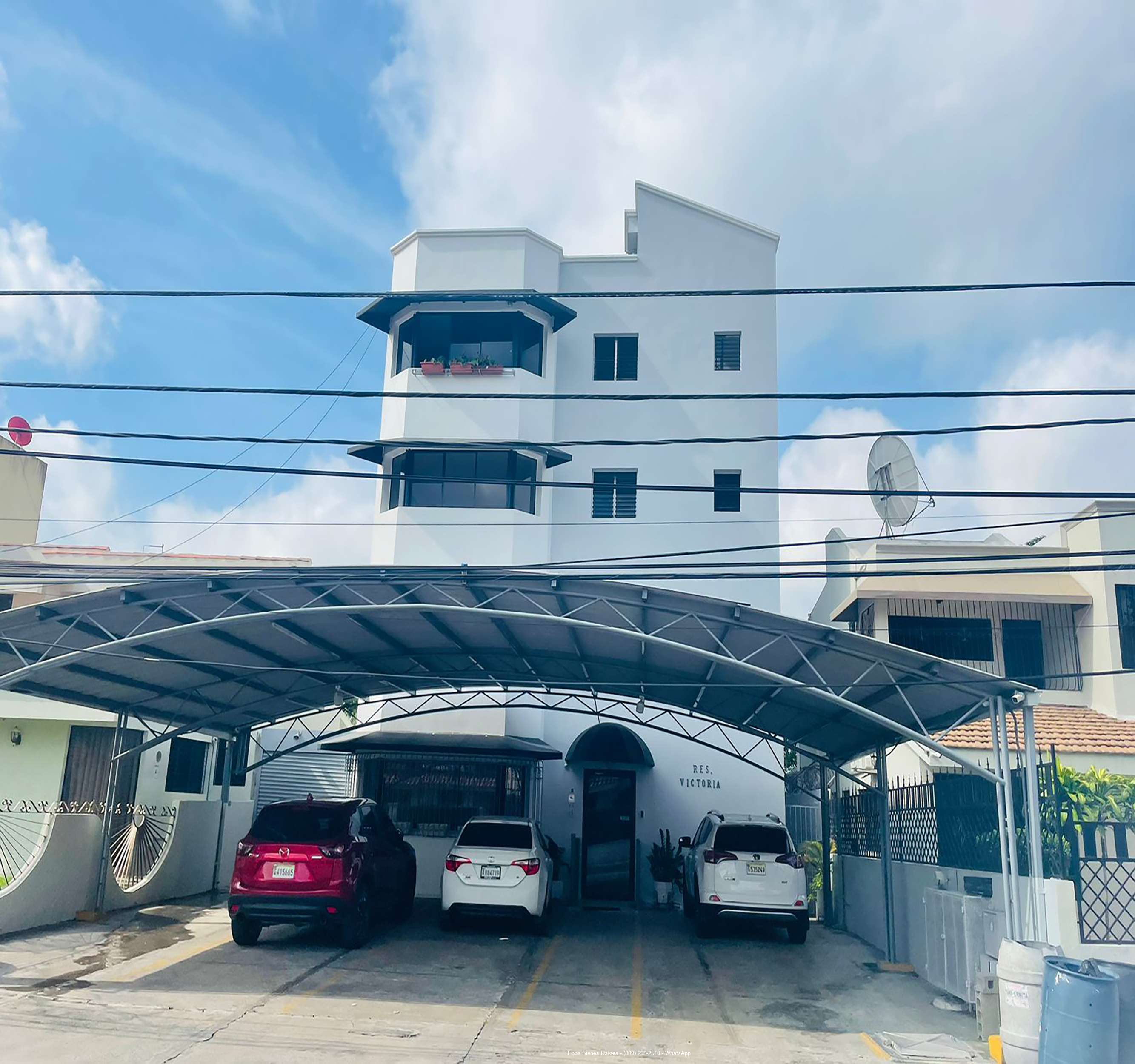 Fachada 2 con dos parqueos
