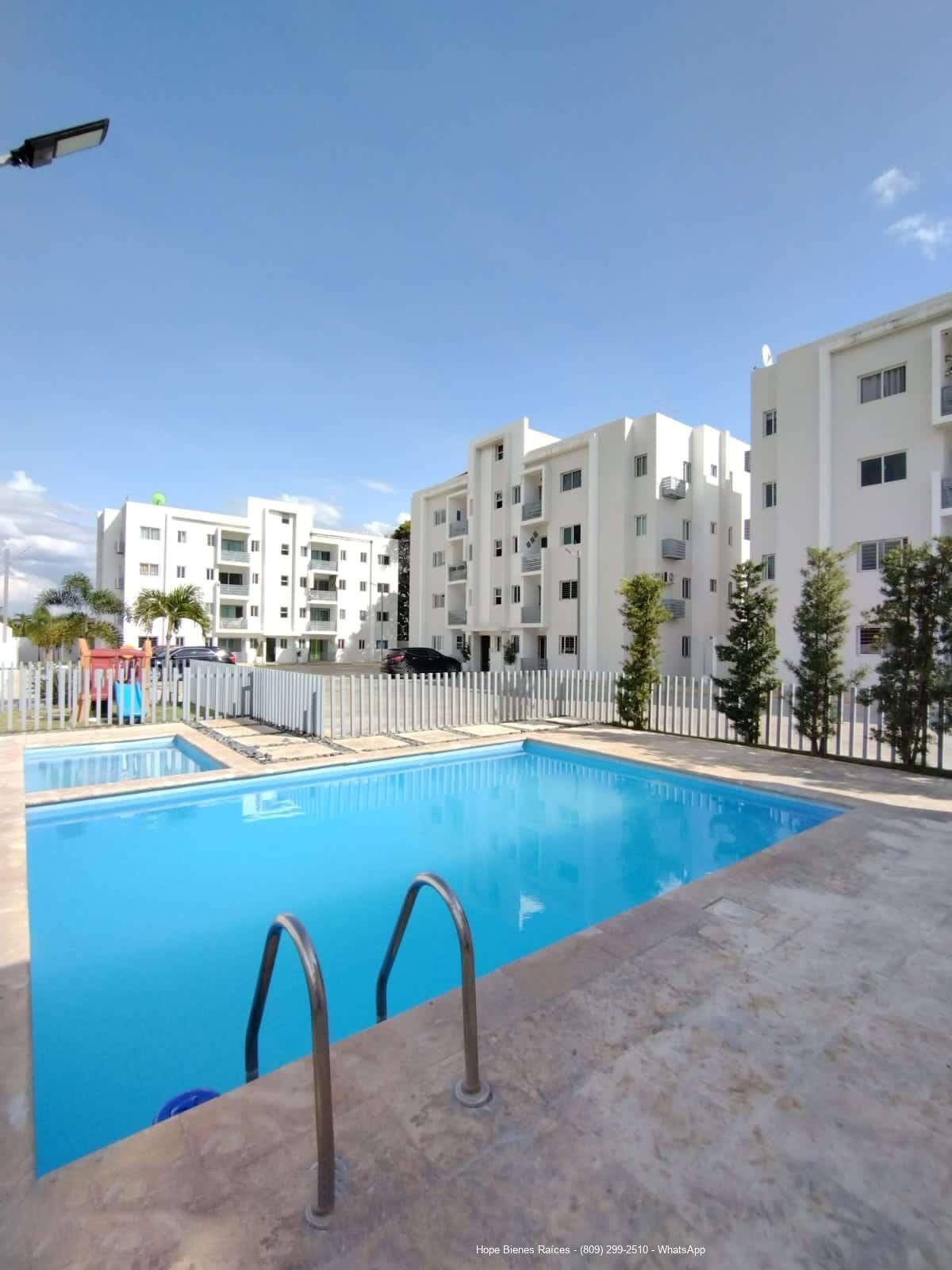 Áreas sociales con piscina