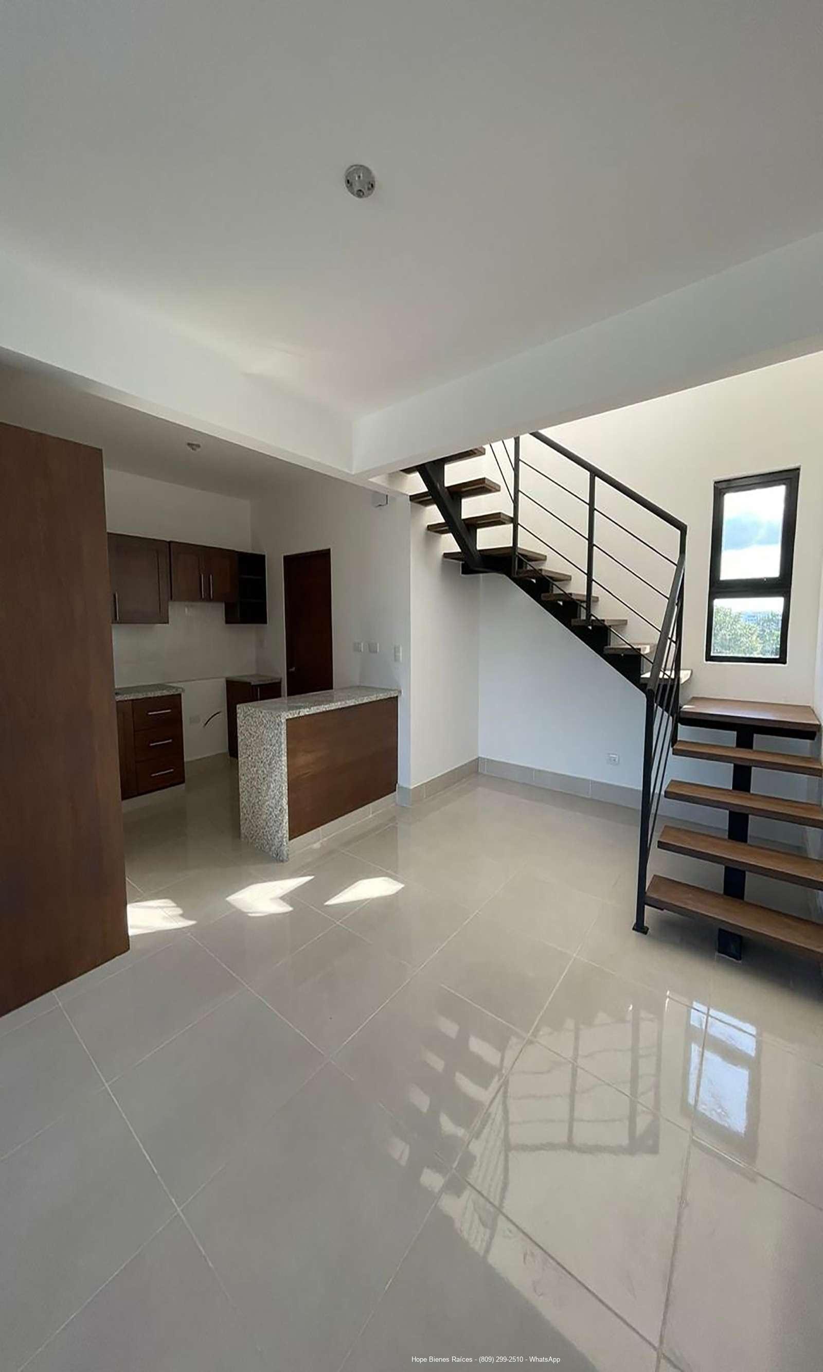 Cocina y escalera
