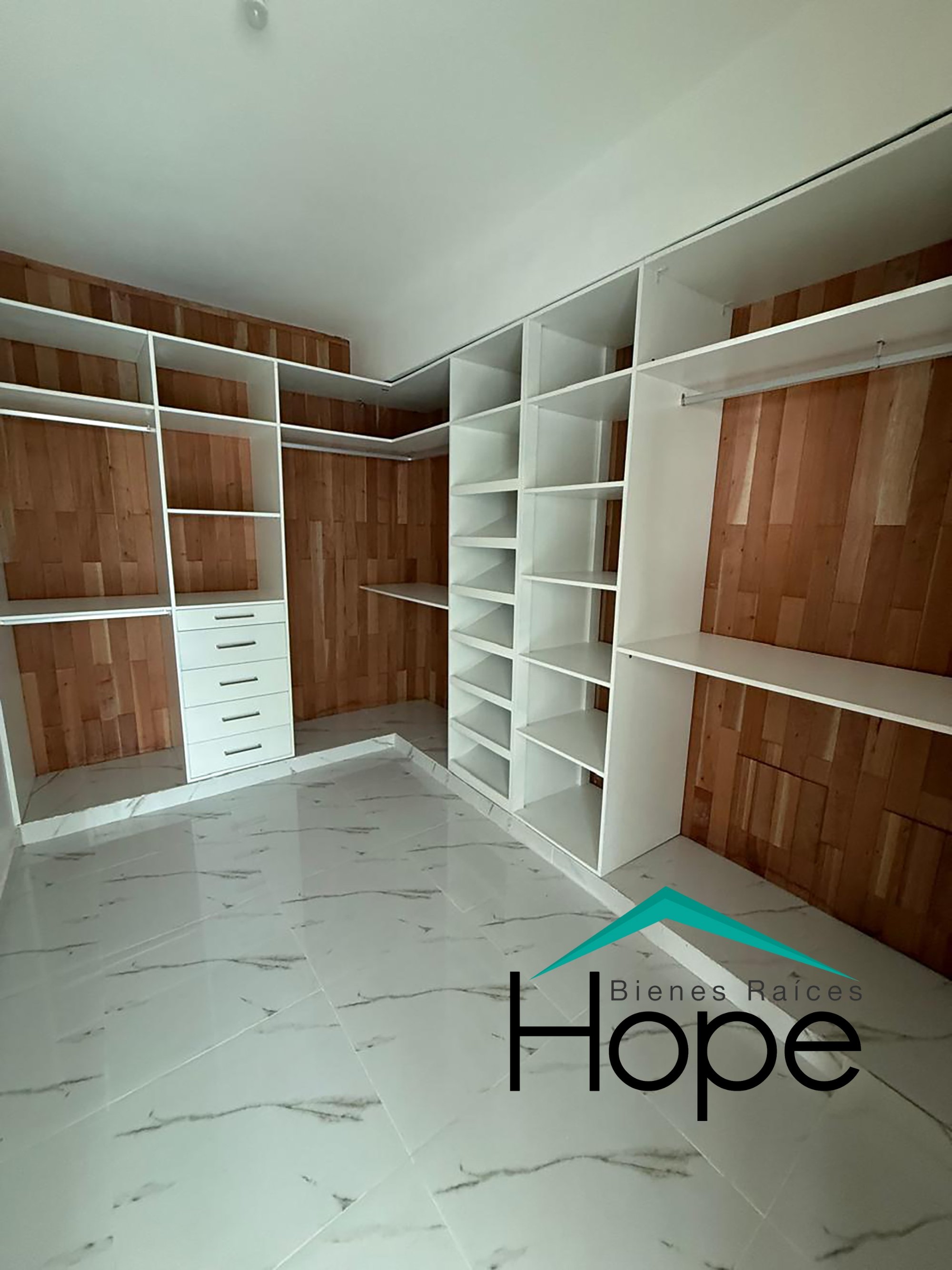 Walkin closet forreado cedro