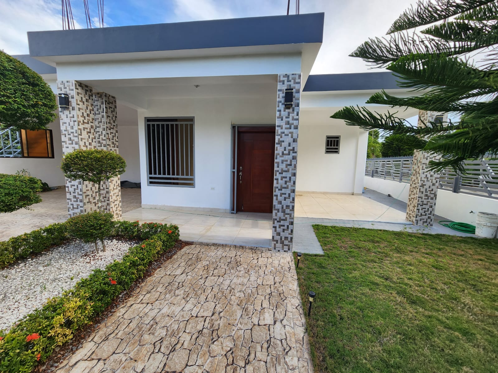 Vendo Casa a Estrenar en Las Charcas, Santiago, RD